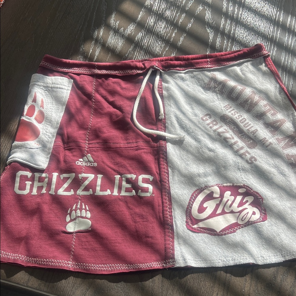 Maroon and Silver Grizzlies Skirt